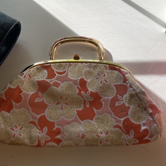 Banana Republic clutch - Picture 4 of 4